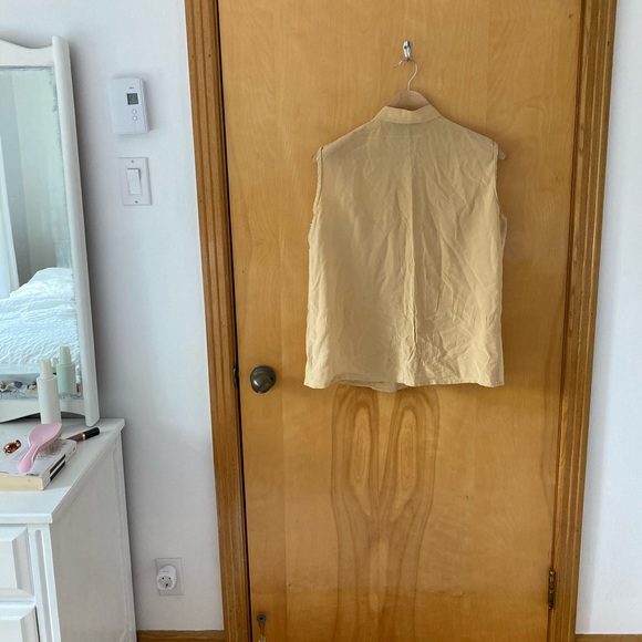 100% silk Peter Nygard sleeveless shirt in pale yellow (pre-owned) - Picture 2 of 5